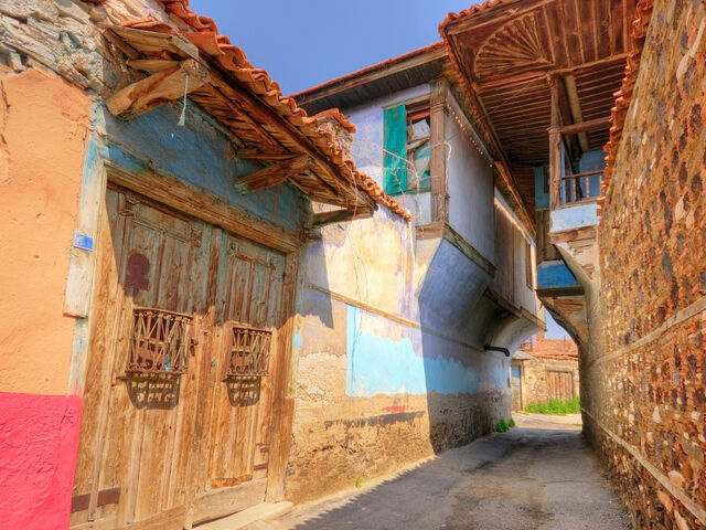 Kuladokya—Ulubey Kanyonu—Uşak Müzesi—Kula Evleri Turu